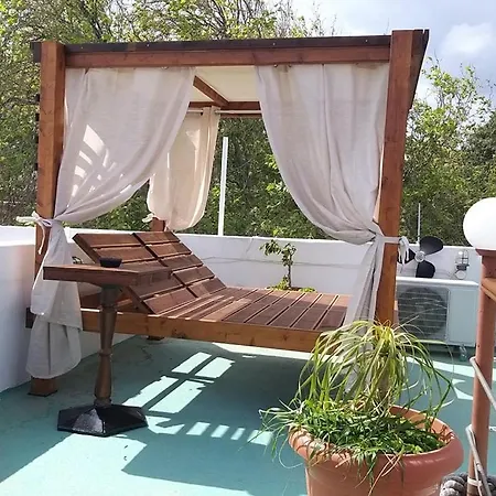 בית הארחה Mango Rhodes City